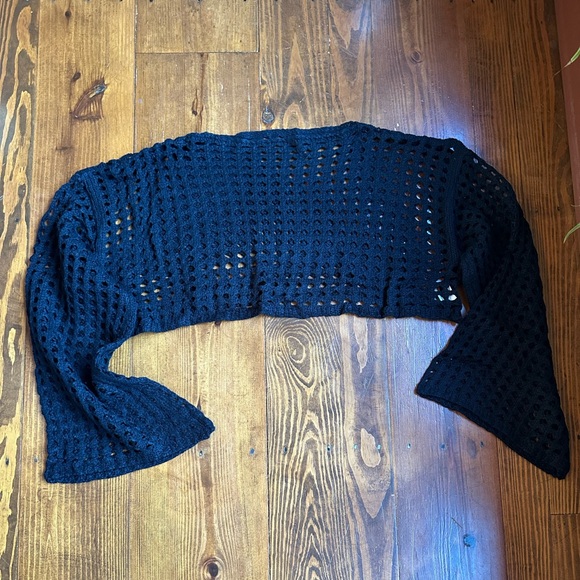 Cupshe Long Sleeve Cover-Up Crop Top 🖤 - Picture 4 of 7